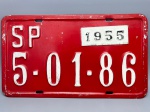 COLECONISMO - Placa automotiva em alumínio - Vermelha - SP 5-018-86 - Com plaqueta menor 1955. Med. 20x35 cm.