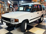 VEICULO - LAND ROVER DISCOVERY 1996  Em muito bom estado, com um motor TDI300 turbo diesel (115 cv), carroceria em alumínio, 4x4 com reduzida e bloqueio central, forração do interior e lanternas ainda originais de fábrica, 7 lugares e pintura em excelente estado. Excelente oportunidade se tratando de uma Land Rover nessas condições. Documentação em dia com motor já cadastrado.<br><br>DESPESA ADICIONAL DE PÁTIO E LOGISTICA R$390,00.<br><br>As obras serão vendidas "NO ESTADO" em que foram recebidas e expostas. Em se tratando de automóveis, estes são leiloados no estado que se encontram no momento do pregão, não havendo garantia de funcionamento de motor e/ou elétrica, razão pela qual no período de visitação é garantida a visita por expert da confiança do arrematante.  A descrição de estado ou vícios decorrentes do uso são pontuadas na descrição dos objetos/veículos/obras, porém não vinculam e nem constituem garantia de funcionamento. </br><br>