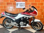 MOTOCICLETA - CBX 750 HOLLYWOOD  1987  Moto em bom estado geral, funcionando, cano esportivo 4:1, excelente projeto para restauro. Documentação em dia com motor não cadastrado. <br><br>DESPESA ADICIONAL DE PÁTIO E LOGISTICA R$290,00.<br><br>As obras serão vendidas "NO ESTADO" em que foram recebidas e expostas. Em se tratando de automóveis, estes são leiloados no estado que se encontram no momento do pregão, não havendo garantia de funcionamento de motor e/ou elétrica, razão pela qual no período de visitação é garantida a visita por expert da confiança do arrematante.  A descrição de estado ou vícios decorrentes do uso são pontuadas na descrição dos objetos/veículos/obras, porém não vinculam e nem constituem garantia de funcionamento. </br><br>