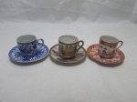 Lote de 3 xícaras de café diversas em porcelana, sendo 1 casca de ovo e 1 com gueixa. Medindo 4,5cm x 4,5cm de altura.