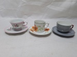 Lote de 3 xícaras de café diversas em porcelana. Medindo 5cm x 4,5cm de altura.