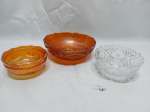 Lote de 3 bowls em vidro moldado, sendo 2 furtacor. Medindo o bowl maior 16cm x 5,5cm de altura.