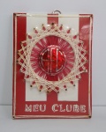 Arte Popular - Antigo adorno de parede - Representando o time América Futebol Clube - Placa em madeira com diversos materiais - ''MEU CLUBE'' - Medida: 16,5 x 12,5 x 1,5 cm.