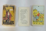 Antigo e raro jogo de cartas de Tarô - THE RIDER TAROT DECK - O Baralho de Tarô do Cavaleiro - Ano: 1971 - Impresso na Suíça - Distribuído por Games Systems, NY. USA - Edição original e autorizada - Desenhada por Pamela Colman Smith, sob à direção de Arthur Edward Waite - Possui 76 cartas conservadas + 1 carta de título -  Acondicionadas na caixa original, porém com desgaste e reforço de durex, conforme fotos. Obs: O baralho completo é de78 cartas, faltam 2 cartas. Vendido no estado. Medida: 12 cm x 7,5 cm x 3 cm.