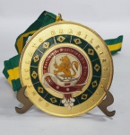 Linda, grande e pesada medalha comemorativa - Campeonato Brasileiro de Jiu-Jitsu - Ano: 1998  - Confederação Brasileira de Jiu-Jitsu - Metal dourado com detalhes esmaltados - Medida: 90 mm de diâmetro x 5 mm de espessura. Peso: 250 gramas.