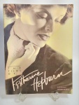 Lindo livro - THE FILMS OF KATHARINE HEPBURN - By Homer Dickens - Ano: 1990 - Editora: Citadel Press - Idioma: Inglês -  255 páginas conservadas com riqueza de ilustrações e textos sobre os filmes de Katharine Hepburn . Medida: 28 cm x 21 cm x 2 cm. ACERVO do violinista, cantor e compositor Jararaca (José Luiz Calazans) e de seu filho Luiz Calazans.