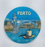 Lindo adorno de parede em resina representando imagem em alto relevo da cidade do - PORTO - Portugal. Medida: 14,5 cm de diâmetro x 2 cm.