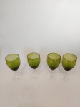 JOGO CONTENDO 4 TAÇAS DE VINHO EM VIDRO NA COR VERDE. MEDIDA: 8 CM X 20 CM