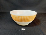 Bowl em vidro opalinado com decoração xadrez em vidro termo Rey mede 8 cm x 16 cm