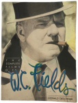 Raro exemplar do livro THE FILMS OF W. C. FIELDS por DONALD DESCHNER, edição em inglês, ano 1966com 192 paginas fartamente ilustradas com imagens em preto e branco. Mede 28 x 21,5cm.