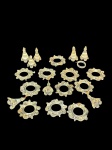 MURANO, Lote com 18 pingentes para reposição de lustres de 2 modelos distintos confeccionados em vidro de Murano translucido, medindo 7cm e 6cm. Alguns podendo ter leves bicados.