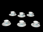 PORCELANA REAL, Seis xícaras para café com seus respectivos pires confeccionados em porcelana nacional esmaltada na tonalidade branca com pintura de nuvens na tonalidade azul, medindo 4,5x6x5cm.