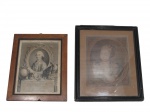 QUADROS, Lote com 2 gravuras, sendo: A) 1 reprodução representando retrato de Vincenzo Vangelisti - Georges-Louis, moldura em madeira com sinal de queimadura e de cupim, medindo 37x30cm e B) Estudo de crayon sobre cartão representando "The Woman taking Coffee" de Louis-Marin Bonnet, moldura em madeira patinada, apresentando falhas na patina, vidro com parte quebrada, e sinais de fungo, medindo 41x35cm.