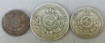 NUMISMÁTICA, Brasil, Império, três (3) moedas distintas cunhadas em Cu-Ni, sendo: 50 reis 1886; 100 reis 1871 e 200 reis 1871, todas circuladas e bem conservadas, vide foto. (AJBJ)