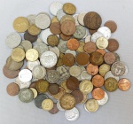 NUMISMÁTICA, estrangeira, mais de cem (+100) moedas de diversos países, períodos, valores, metais  e estados de conservação, CAÇA AO TESOURO, vide foto. (AJBJ)