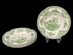 JOHNSON BROTHERS (Staffordshire, Reino Unido, 1883  China, 2015), OLD BRITAIN CASTLES. Quatro bowls confeccionadas em faiança inglesa esmaltada na tonalidade branca, centro retratando Castelo de Denbigh (é um castelo construído no século XIII, depois da conquista de Gales pelo rei Eduardo I de Inglaterra. Ergue-se num promontório rochoso sobre a pequena cidade de Denbigh, no País de Gales. Encontra-se classificado como um listed building com o Grau I desde 2 de fevereiro de 1981) e borda com elementos florais e vegetalistas na tonalidade verde, 1 com fio de cabelo e leves marcas do tempo, medindo 16cm de diâmetro.