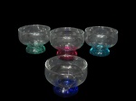 VIDRO, Quatro bowls confeccionados em vidro multicolorido com bojo translucido, medindo 8,5x11cm.