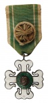 Ordem do Mérito Militar, Grau de Cavalheiro, com roseta na fita. Para uso ao peito. Peça antiga, anos 1940 - República dos Estados Unidos do Brasil.