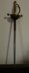 Pequena espada decorativa de coleção, decorada à cinzel. Comp. 16cm
