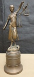 ESCULTURA, em bronze representando a Justiça, falta a espada, 24cm