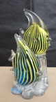 Peixes, grupo escultórico estilo art deco, em vidro murano translucido com nuances azul e amarelo, alt. 25cm.
