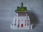 Garrafa licoreiro em porcelana em 2 estágios, no formato de templo oriental peças soltas que se encaixam alt 22cm