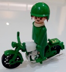 Motociclista Playmobil da Trol anos 70, Moto Verde. Em bom estado.