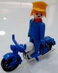 Motociclista Playmobil da Trol anos 70, Moto Azul. Em bom estado.