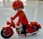 Motociclista Playmobil da Trol anos 70, Moto Vermelha. Em bom estado.