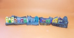 Bonito conjunto de 4 casinhas entalhadas a mão, em casa de cajá - Produto artesanal feito em Olinda - Pernambuco - Assinado na base: JR - Maior casinha: 12 X 5 X 6 cm - Vide fotos!