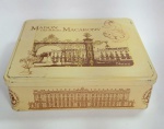 Linda e conservada lata vazia de biscoitos da cidade francesa - Nancy - Maison Des Sceurs MACARONS - Fundada em 1793 - Massilly  - France - Medida: 24 cm x 22 cm x 6,5 cm.