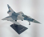 Aviões de Combate - Linda miniatura de coleção representando o Jato - DASSAULT MIRAGE 2000 C - FRANÇA - Escala: 1/72 - Material: Metal e plástico - Acompanha revista - Editora Planeta DeAgostine do Brasil Ltda - Ano: 2013 - Medida: 20,5 cm comprimento x 13 cm de envergadura da asa x 11 cm de altura com o suporte.