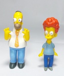 OS SIMPSONS - 2 Lindos e conservados bonecos de coleção  - HOMER SIMPSON  E ROD FLANDERS -  Marca: LONG  JUMP - PVC - Medida: 9 cm de altura.