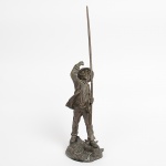 ROUSSEAU - Figura Masculina - Antiga escultura em bronze patinado e cinzelado. Peça assinada na base. Med:11x9x39 Rua dos Artistas 70, casa - Vila Isabel, Rio de Janeiro.