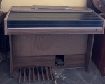 Yamaha Electone - Modelo B-4CR , n serial 33482 , funcionando sem garantia futura, parte de baixo pegou agua precisa trocar madeira e revisar. RETIRADA: Rua dos Artistas 70, casa - Vila Isabel, Rio de Janeiro.