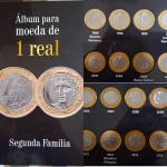 NUMISMÁTICA, Álbum Completo 1 Real - Valor de mercado R$ 900 - Excelente Conservação - 1998 a 2023, DH Direitos Humanos / Bandeira / Escassas de 1998, 1999, 2002, 2005, 2014, 2016, JK, 40 ANOS, 50 ANOS, etc.   --EXCETO ANO 2021--