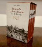 DIÁRIO DA CIDADE AMADA / RIO DE JANEIRO 1922 - Antônio Bulhões. Três Volumes. Editora Sextante. Aparentemente sem ter sido lido. Marcas do tempo na caixa e folhas de corte com depósito de sujidade.