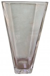 Antigo vaso em cristal europeu lapidado. Medida: 30x13cm