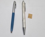 Lote de 2 canetas esferográficas, sendo uma da Sheaffer. Necessita de carga.