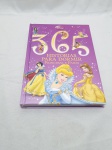 Livro 365 Histórias para dormir Princesas e Fadas.