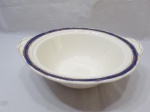 Linda travessa redonda funda, bowl em porcelana inglesa, barra azul cobalto com ouro. Medindo 26,5cm x 9cm de altura.