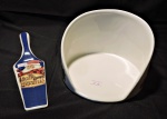 PORCELANA - Belo conjunto natalino em porcelana de porta panetone e espátula. Med. 11x17 cm e 27 cm.