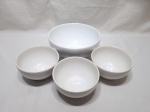 Lote de 4 cumbucas bowl em porcelana branca. Medindo o maior 22cm x 10cm.