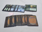 Lote de aproximadamente 50 cartas sortidas do jogo Magic.