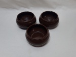 Lote de 3 cumbucas bowl em porcelana vitrificada Marrom. Medindo 9cm x 5cm de altura.