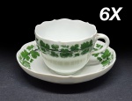 Meissen, Alemanha, fabricação entre 1924 e 1934. Excepcional e raro conjunto de porcelana no padrão dito Green Vine contendo 6 xícaras (uma amarelada - conforme foto -, uma com pequeno bicado e uma com o cabo colado) e 6 pires (dois com bicado). Bordas movimentadas. Marcados no fundo. Nota: estamos oferecendo mais lotes desse mesmo conjunto no presente leilão.