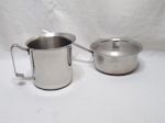 Lote de panela e leiteira em aço inox. Medindo a panela 17cm x 8cm de altura