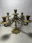 Candelabro fabricado em metal amarelo para 5 velas - altura 28 e comprimento 38 cm