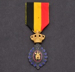 Medalha Vintage da Bélgica. HABILETE MORALITE e BEKWAAMHEID ZEDELIJKHEID, com suas fita original, medindo 6 cm.