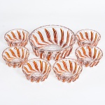 Conjunto para sobremesa em cristal Double na cor âmbar e translucido, constando de Grande Bowl, medindo 7 cm por 20 cm de diâmetro e 6 bowls medindo 4 cm por 11 cm de diâmetro.